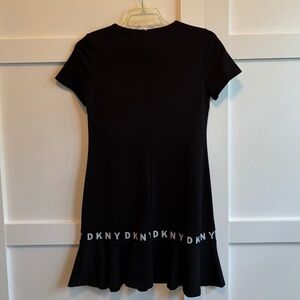 New DKNY size 8 short sleeve black dress